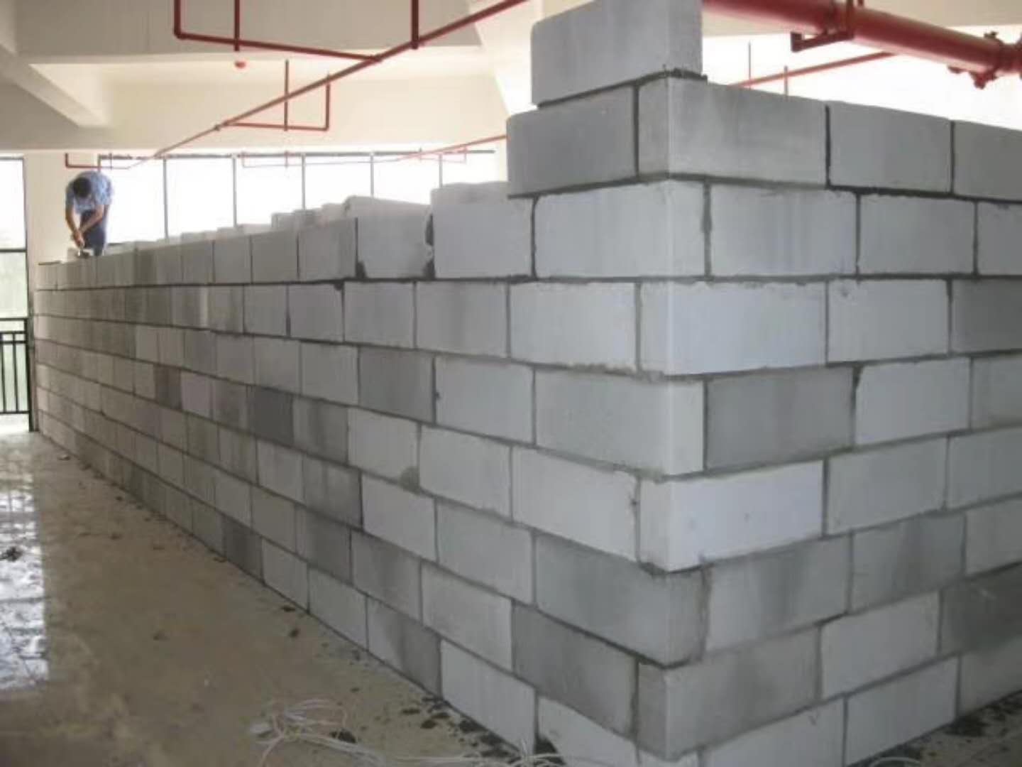 资源蒸压加气混凝土砌块承重墙静力和抗震性能的研究